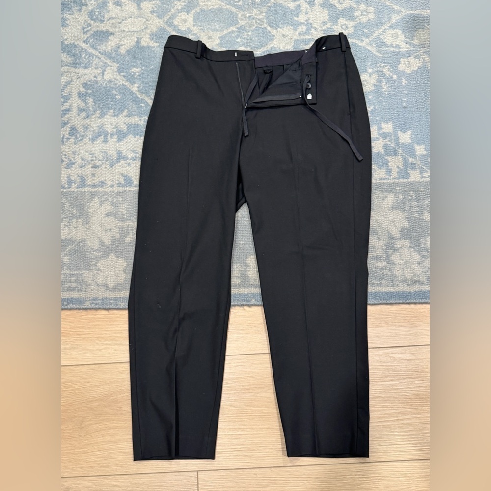Uniqlo Men’s black dress pants